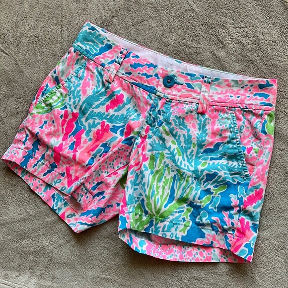 Lilly Pulitzer Callahan Shorts - Picture 3 of 12